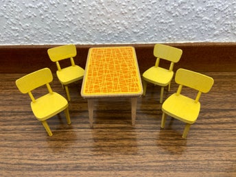 Lundby - Bord - Stolar - Köksinredning - Dockskåp