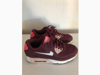 Nike Air Max 90, storlek 40 dam, inköpta för 1499kr, mörk vinröd Nike Air Max 90, storlek 40 dam, inköpta för 1499kr, mörk vinröd