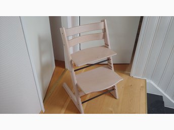 STOKKE TRIPP TRAPP barnstol trä nyare modell 2006 STOKKE TRIPP TRAPP barnstol trä nyare modell 2006