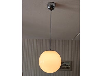 Taklampa Klotlampa i glas och krom art deco 20-30 tal