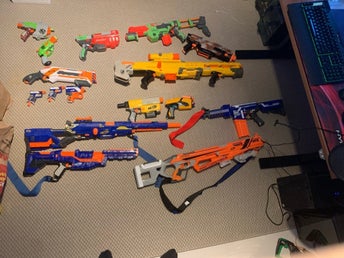 Nerf-vapen och tillbehör