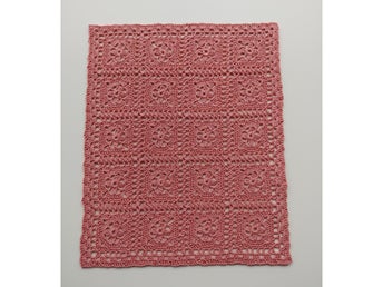 Virkad filt till modedocka eller liten babydocka, 20x25 cm, bomull, dockfilt