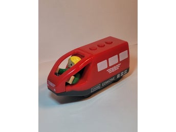 röd elektriskt modell tåg train