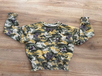 Lindex grön, gul, lila tröja, storlek 146/152