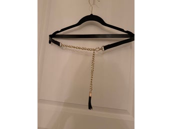 Ny Zara Svart bä med guldkedja