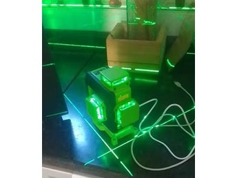 4D 16-linjers korslinje självnivellerande grön lasernivå med kompletta tillbehör