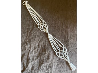 Ampel, plant’s hanger , handmade, macramé vit (13-15 cm)