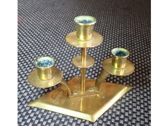 Liten Ljusstake för tre ljus, mässing.
