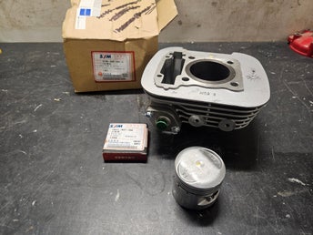 SYM Cylinder och Kolv Sats
