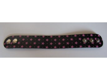 Svart unikt armband rosa stjärnor fint coolt modern snyggt present tjej flickvän