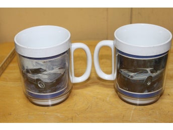 Set med 4 st kaffemuggar i plastmaterial med olika Corvettemotiv, NOS