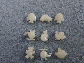 Pyssel Pärlor i Plast 9 Stycken Vikt 19 gram Bredd ca 2,2 cm / 3 cm