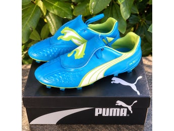 Snygga snabba Puma fotbollskor s 36,5-37,5 i v4.11 modell Fint skick