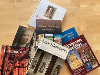 Bokfynd. Litteratur om kyrkor och Helgon. Nyskick och använt i gott skick.