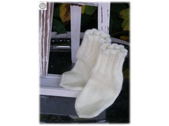 Handstickade strumpor i vitt s 24-25 im 13 cm Helt nya