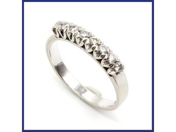 Ring, 18K vitguld, naturliga briljantslipade diamanter (0,24ctv, stl 16,15mm)