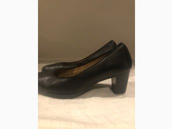 svarta pumps stl 39 svarta pumps stl 39