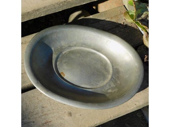 Ovalt skålfat i Tenn , 30*23 cm , 1800-tal
