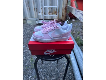 Nike Court Borough Low Recraft (GS) Vit/Rosa, strl 36
