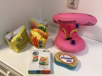 Badhjälpmedel – armringar, babysits, badsvamp – nytt & begagnat