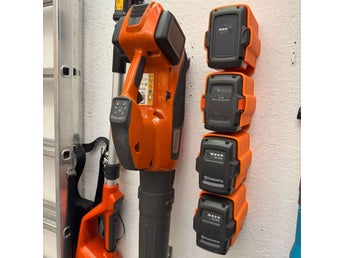 1 st Högkvalitativa Husqvarna BLi Batterihållare