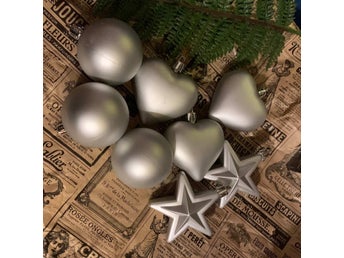 8 st julkulor/julgranskulor silverfärg Retro
