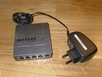 Managed VLAN/QoS! Netgear PROSAFE GS105E Plus Switch (Gigabit Ethernet Switch)