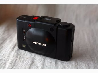 Olympus XA-4 Macro, ovanlig vidvinkelmodell. 