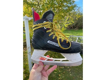 Bauer NS hockeyskridskor stl 1 )EU 33,5) .Fint skick